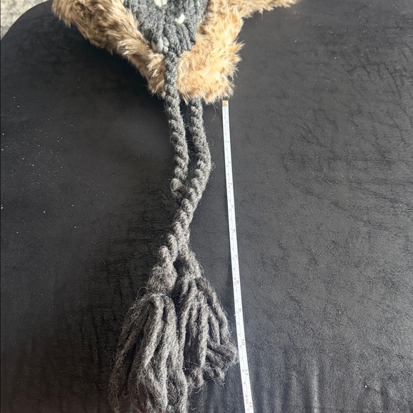 American Eagle, outfitters Black and Gray Knit Hat with Pom-Pom ❤️s design main image 9